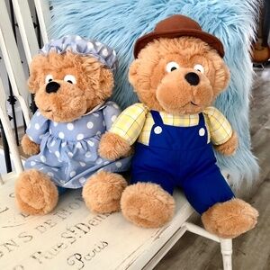 BERENSTAIN BEARS, Vintage 1997, Mama And Papa Bear, Plush, Set of 2